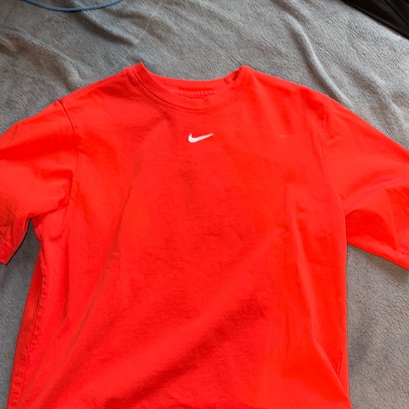 red nike shirt - Picture 1 of 1